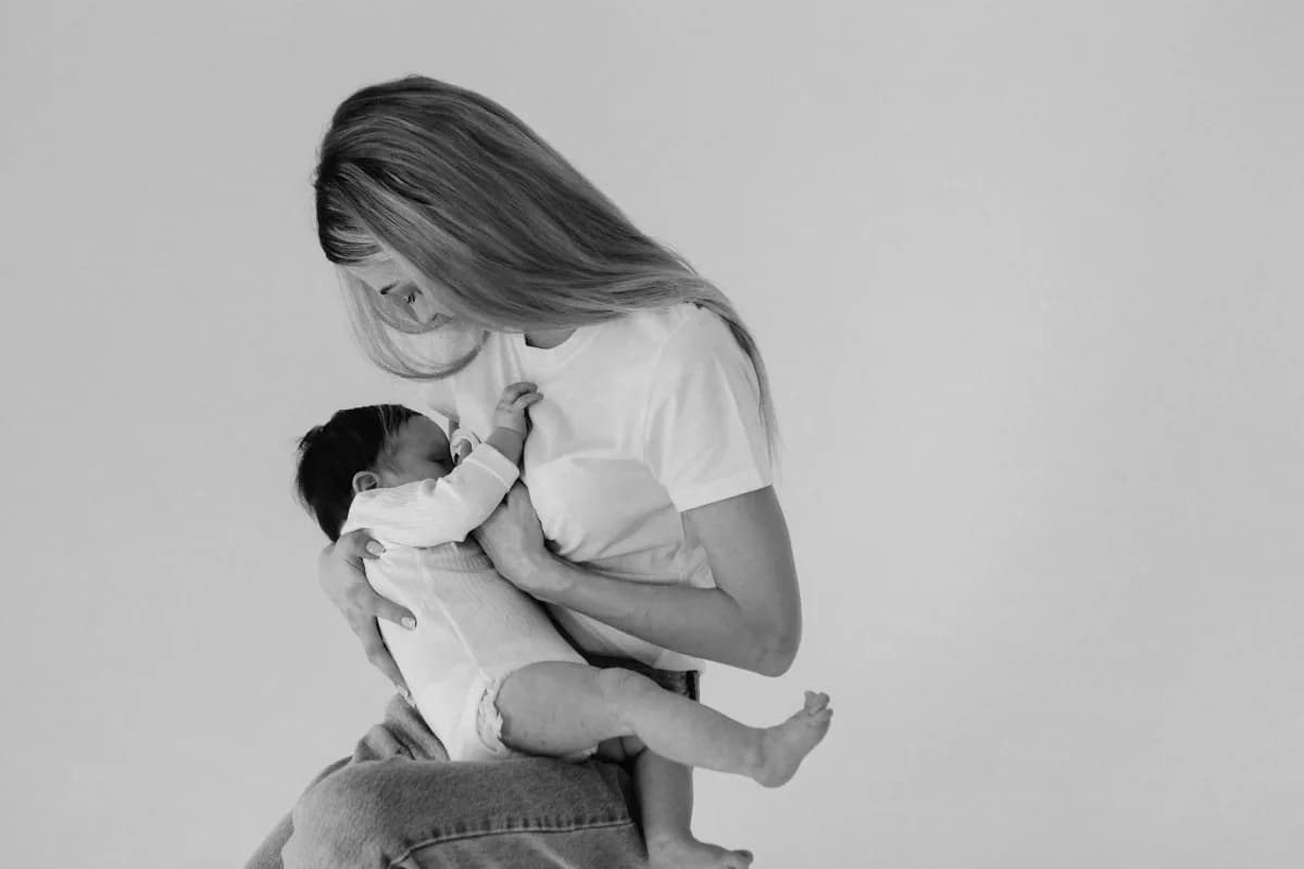 الرضاعة الطبيعية المتكاملة: دليلكِ لزيادة إدرار الحليب وتقوية مناعة طفلكِ 🤱💪